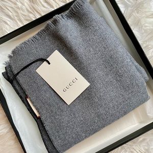 Brand new gray Gucci Men’s scarf
